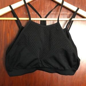 Fabletics medium sports bra